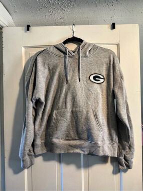 NFL Team Apparel Green Bay Packers Gray Pullover Hoodie